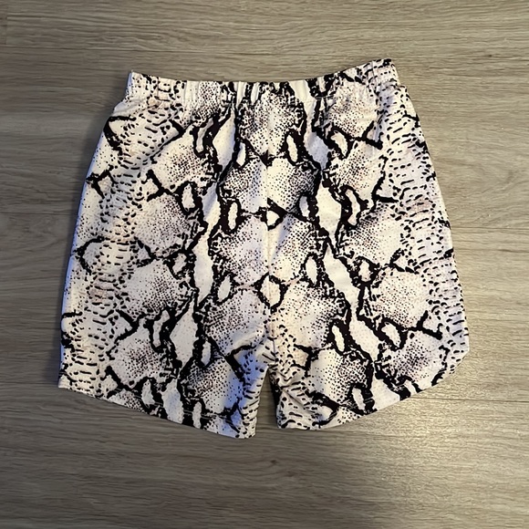 WHITEFOX SNAKESKIN BIKER SHORTS - Picture 2 of 3